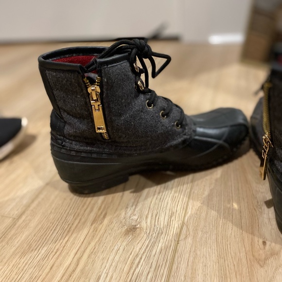 Tommy Hilfiger Roan Lace up duck boots - Picture 3 of 5